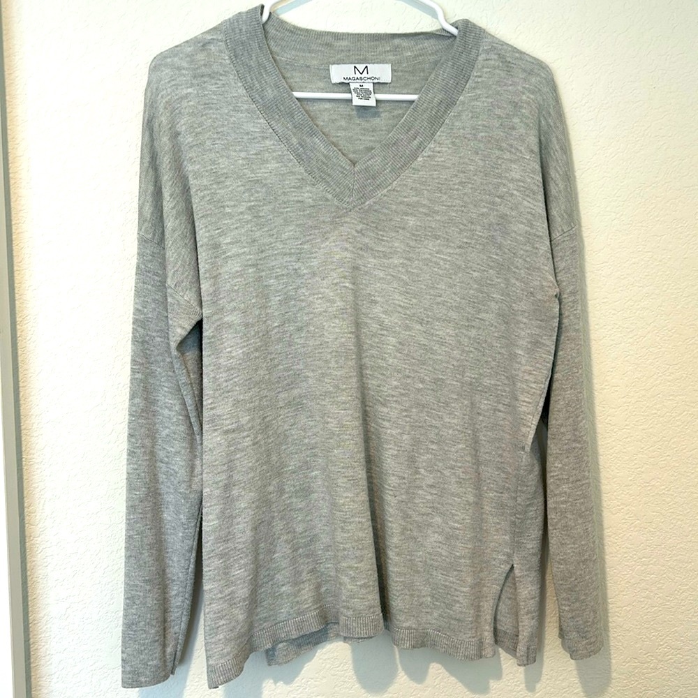 Magashoni V Neck Sweater
